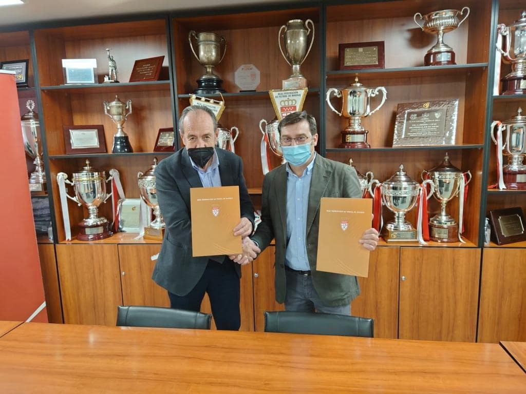 Carabanchel. firma convenio Federación Fútbol2